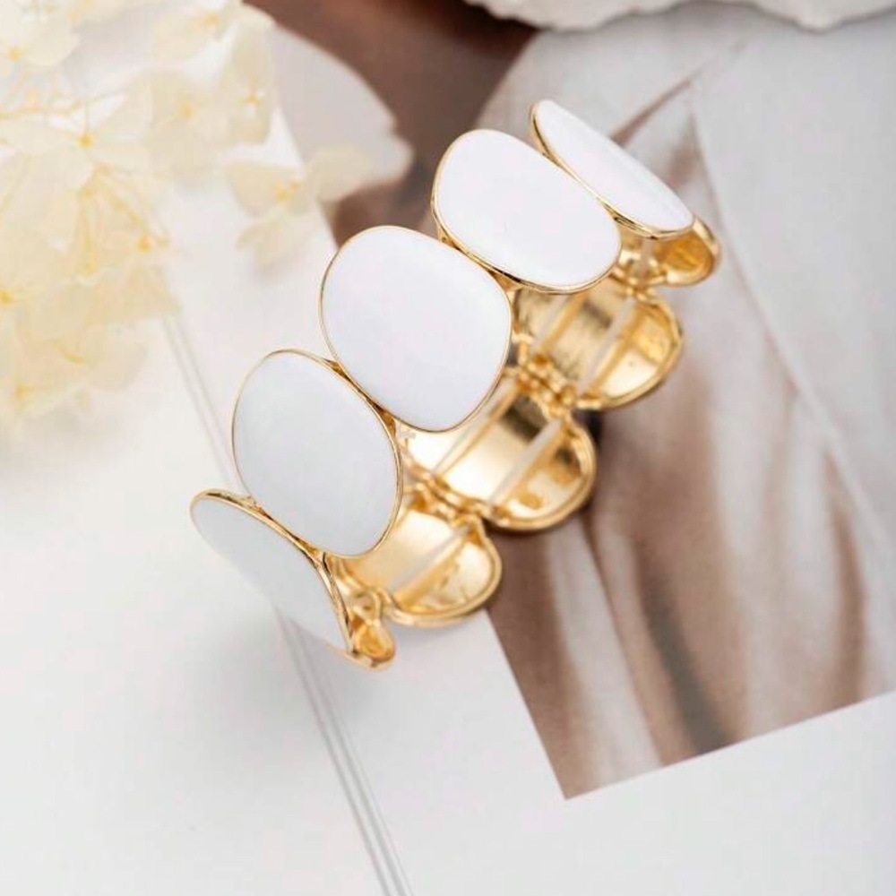 Anthropologie  Stylish Gold and White Elastic Oval Bracelet